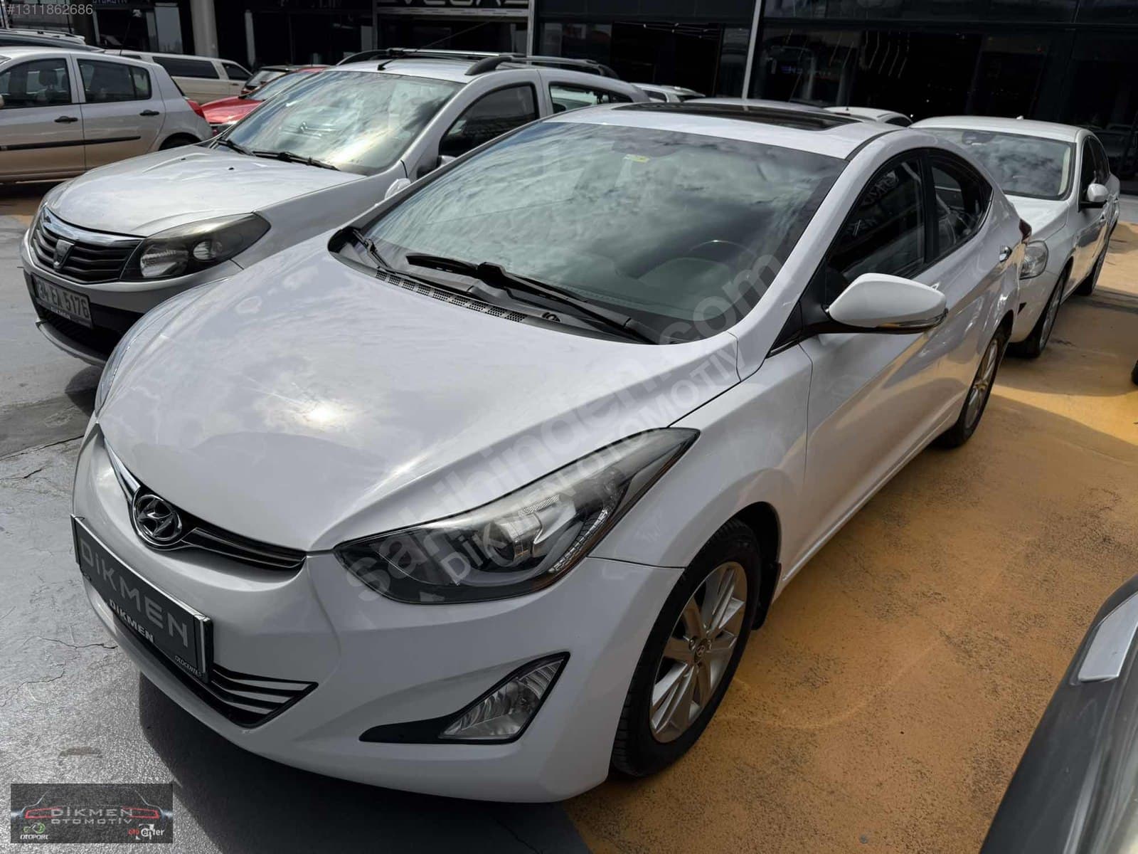 Hyundai Elantra - 4