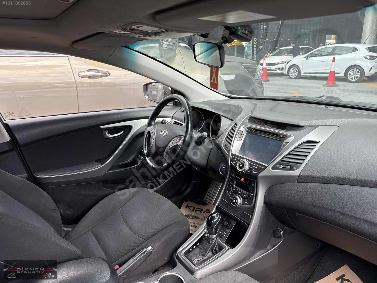 Hyundai Elantra - 8