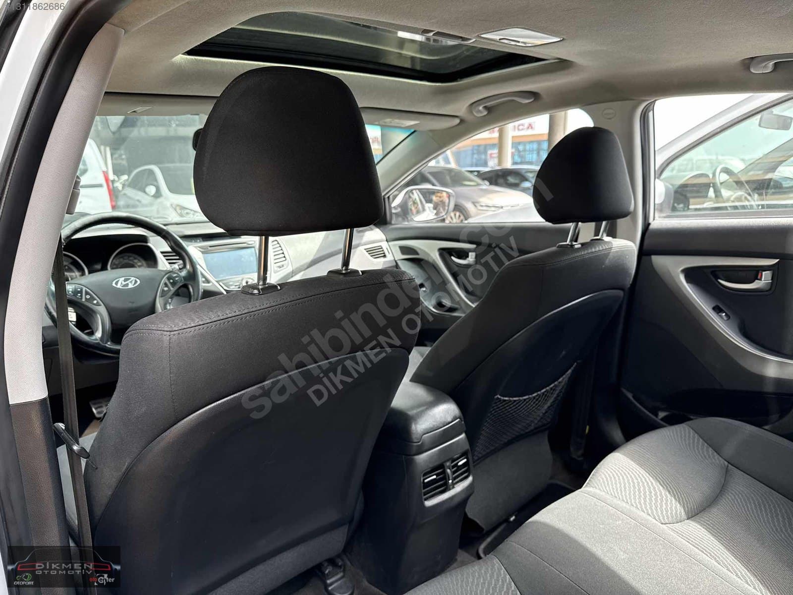 Hyundai Elantra - 10