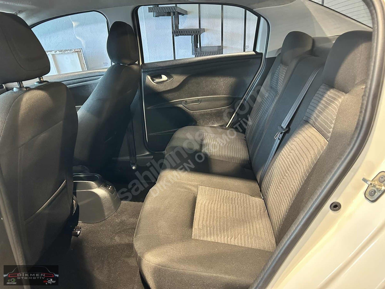 Peugeot 301 - 6